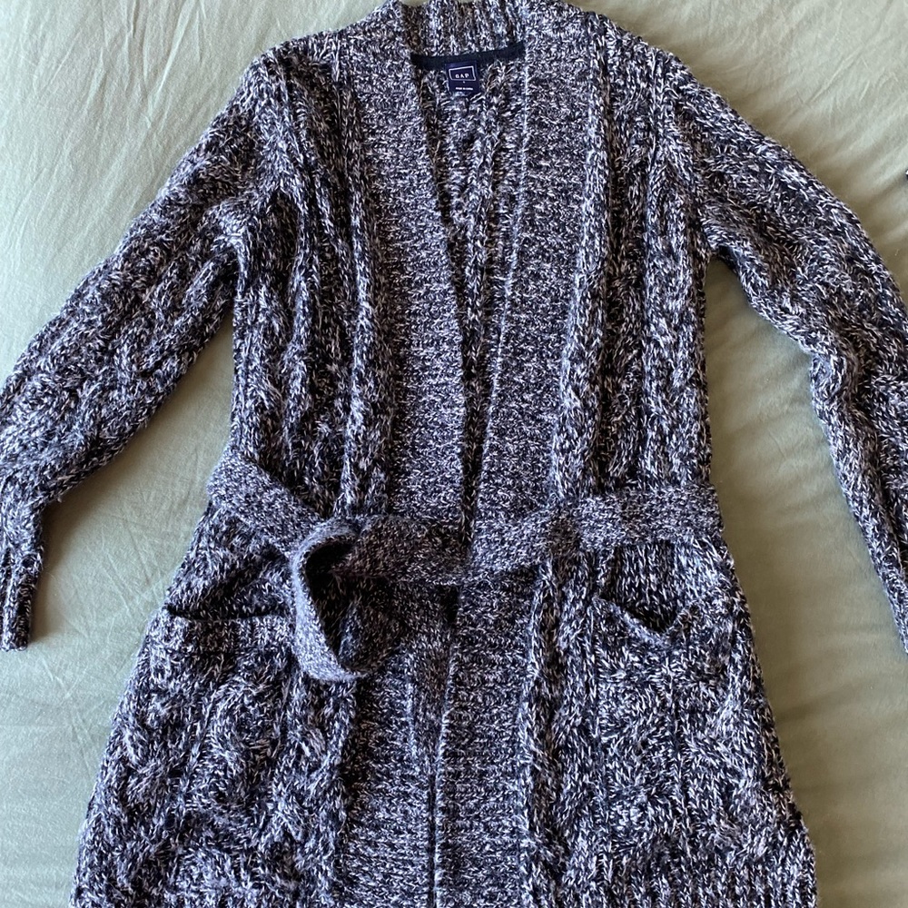 Black/White/Gray Gap Sweater